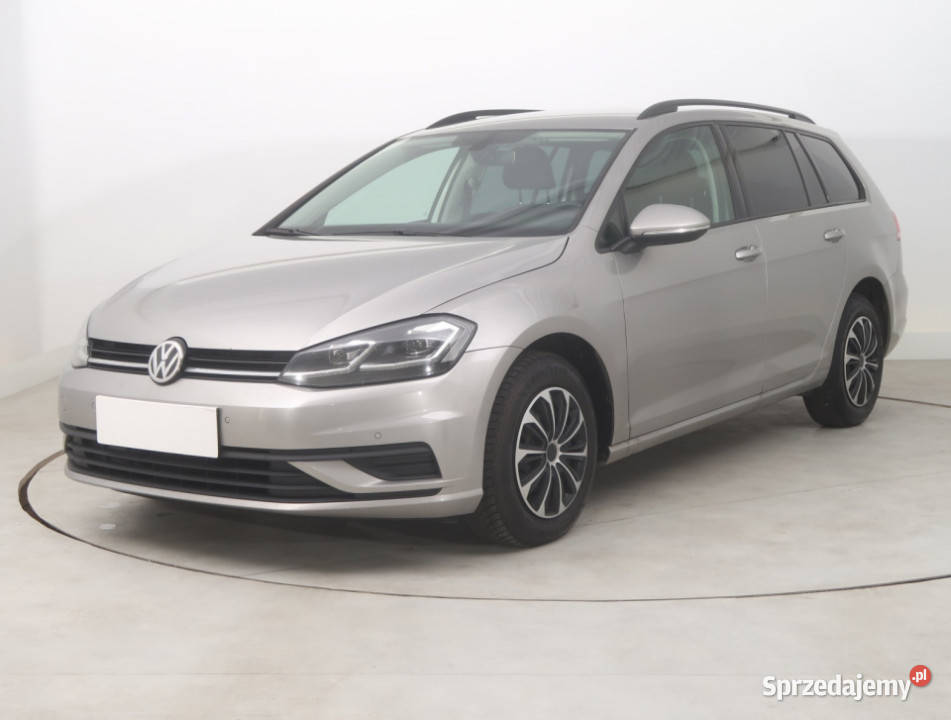 VW Golf 16 TDI srebrny