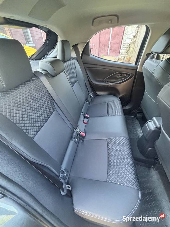 Mazda 2 Hybrid Toyota Yaris