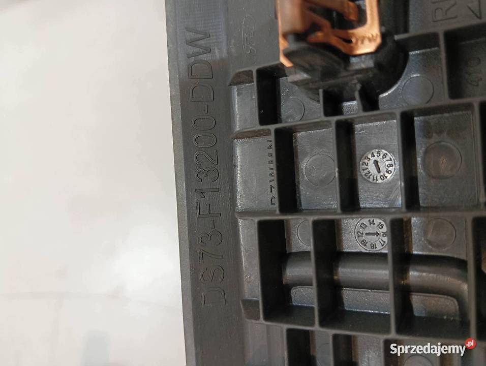 OSŁONA PROGU LEWA PRAWA KOMPLET Ford Mondeo Mk5