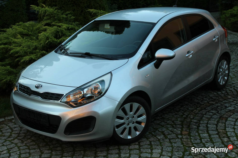 Kia Rio Benzyna Nawigacja Kamera 134 5 drzwi III manualna Lubań sprzedam