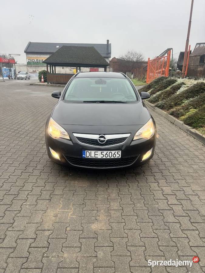 Opel Astra J SportsTourer 17cdti 130KM Legnica sprzedam