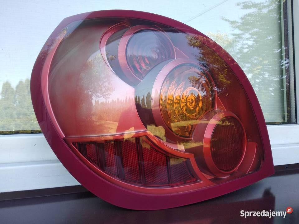 Nissan Almera N16 LIFT FL lampa tył tylna lewa