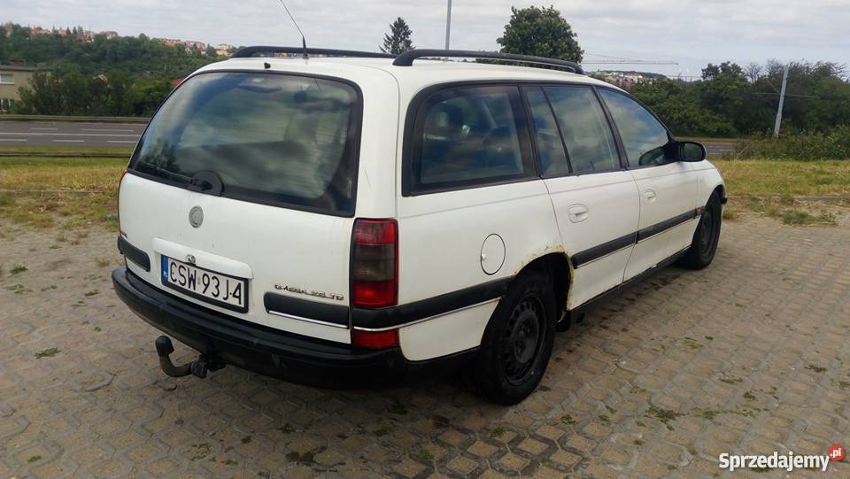 Opel Omega Kombi B 25TD 1996r OC i PT Aktualne welurowa tapicerka Gdańsk