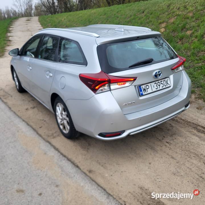 Toyota Auris Touring Sports 18 Hybrid system Start-Stop Auris Góra Kalwaria