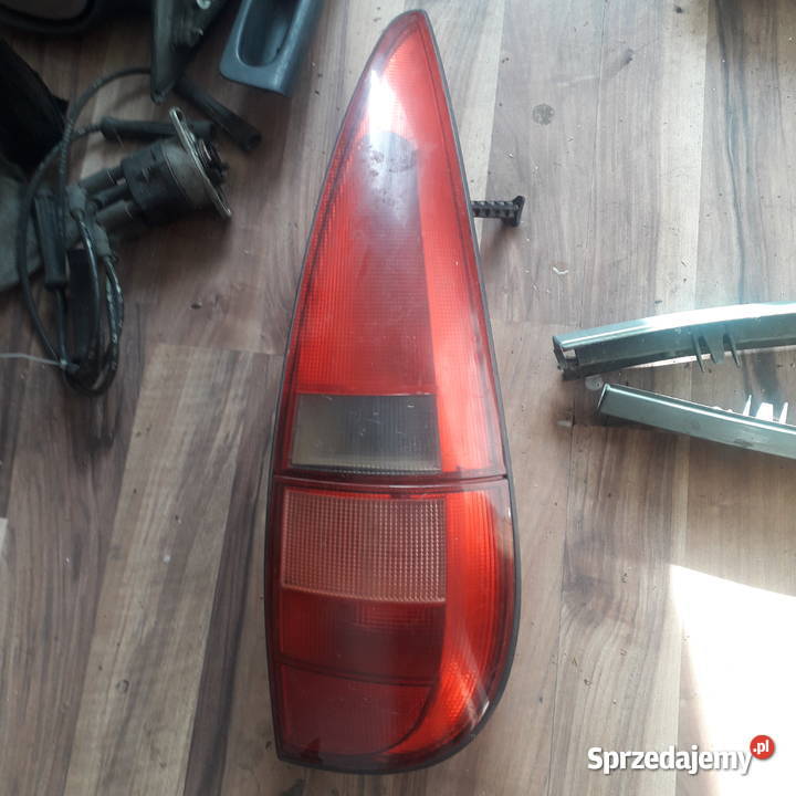 Tylna prawa lampa RENAULT LAGUNA I COMBI Tarnów