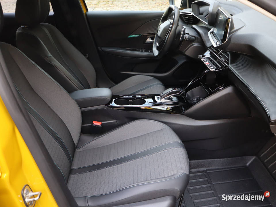 Peugeot 208 12 PureTech Rok produkcji 2020 Katowice