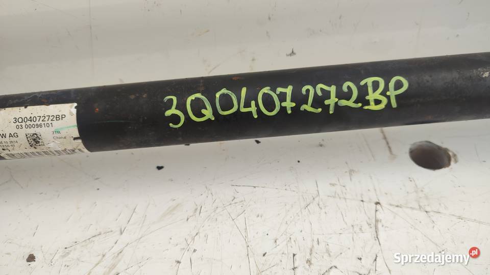 6IRLPASSAT B8 16 TDI PÓŁOŚ PRAWA 3Q0407272BP Włoszczowa