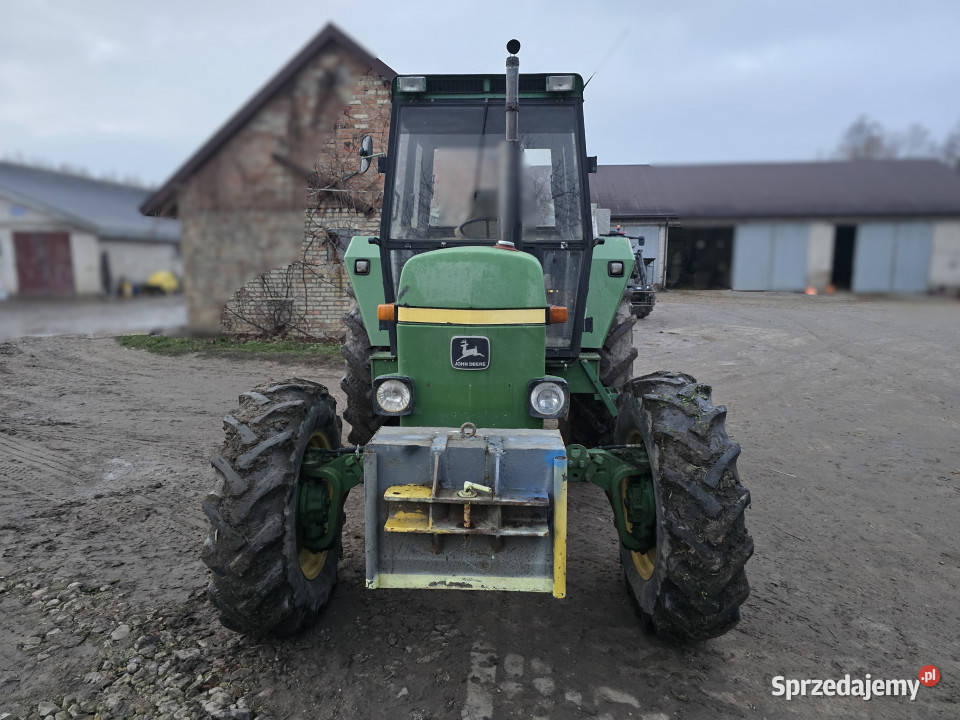 Ciągnik JOHN DEERE 3030 4x4 6cyl 89 Sędziwuje