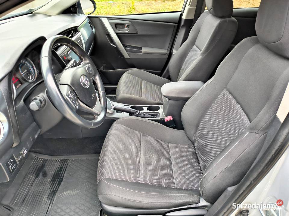 Toyota Auris II 18 Hybrid z LPG 15100 Zadbane i czujnik zmierzchu Warszawa