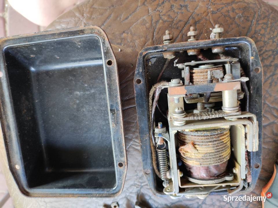 Regulator napięcia PP311955 roku Leszno