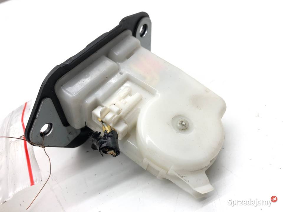 ZAMEK KLAPY TYŁ NISSAN JUKE F15 Crossover