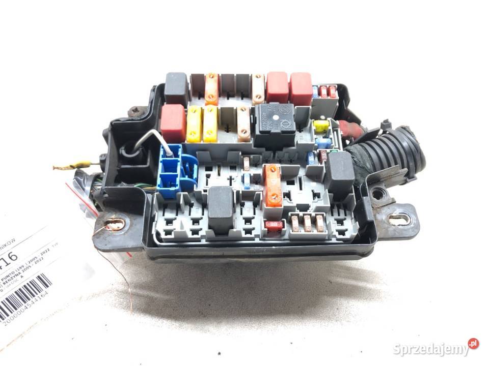 SKRZYNKA BEZPIECZNIKÓW FIAT GRANDE PUNTO