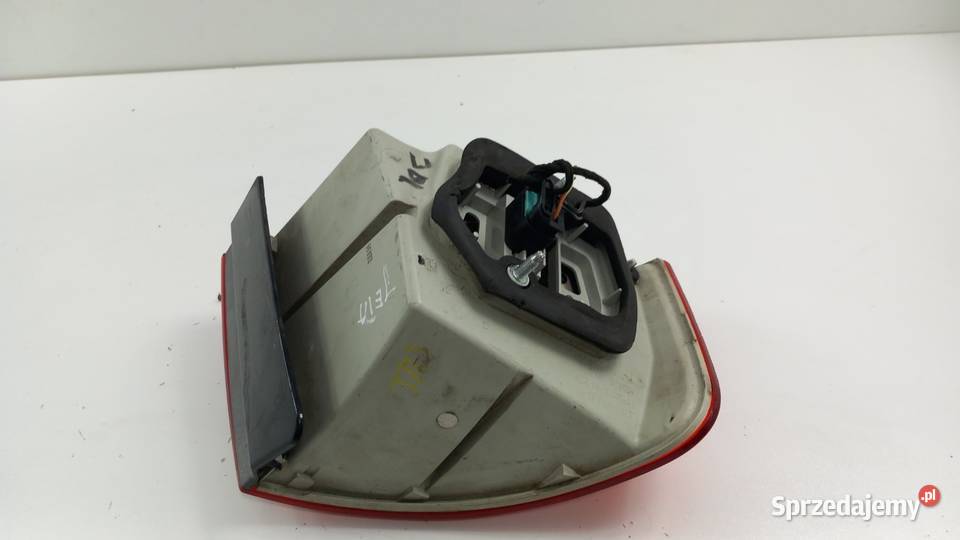 VW JETTA V LAMPA TYŁ PRAWA LED Zbierkowo