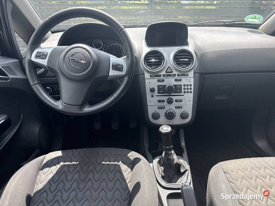 Opel corsa D 2013 14 benzyna najbogatsze benzyna Tłuczań sprzedam
