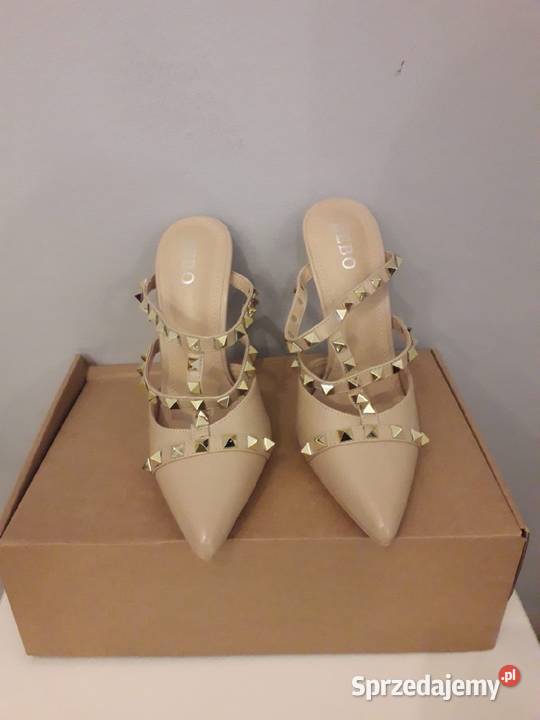 Klapki na obcasie z dżetami Bebo 36 Kraków sprzedam