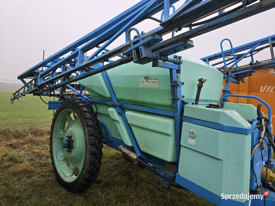 Opryskiwacz ciągany BERTHOUD RACE 32SX24 2500 L Włosty