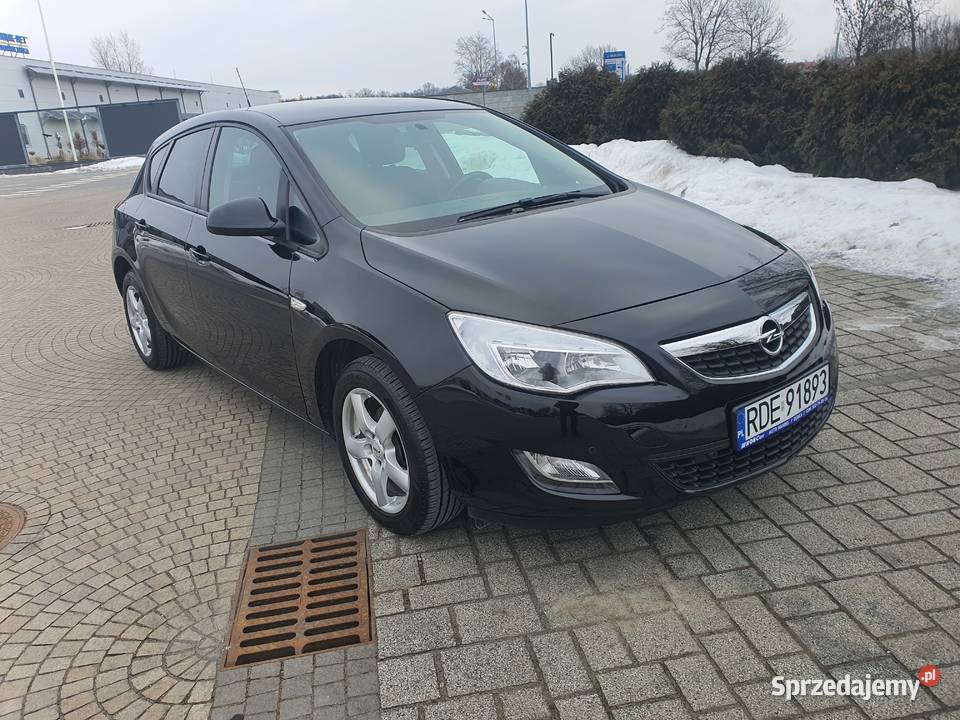 OPEL ASTRA 14 BENZYNA 2012 4/5 Łęg Tarnowski