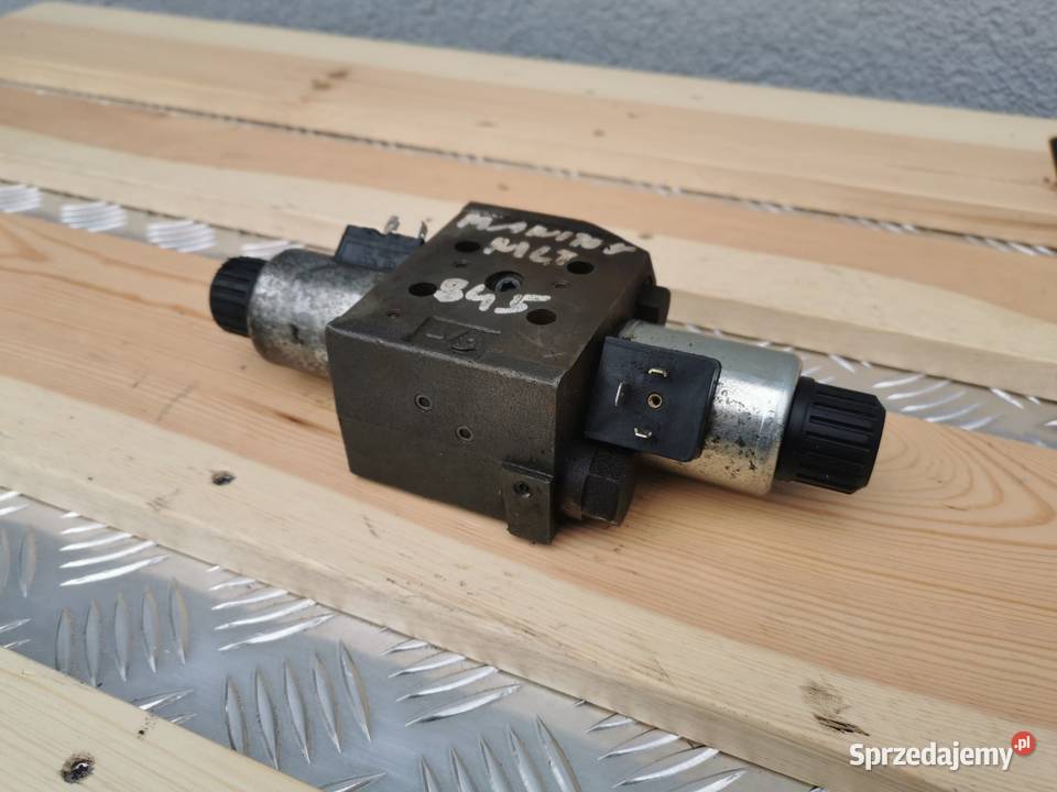 Blok zaworowy skrzyni biegów Manitou MLT 845 Pozostałe