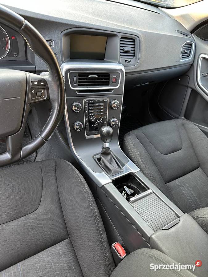 VOLVO V60 kombi bezwypadkowe produkcji 2012 Rok produkcji 2012 Glincz