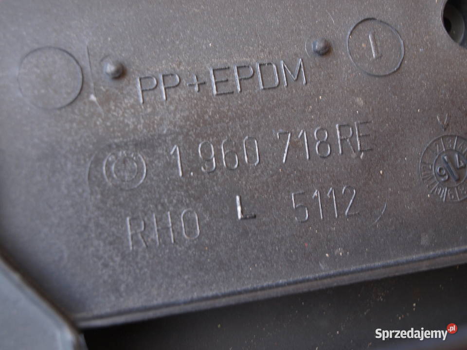 BMW 3 E36 zderzak tył sedan 1990 1998r wielkopolskie Kalisz