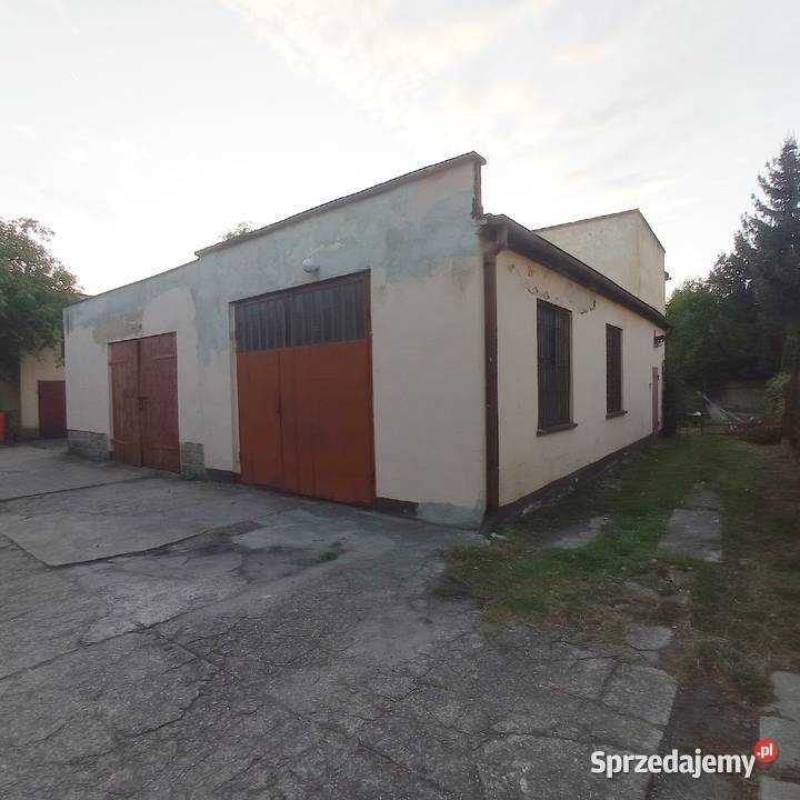 Dom z budynkami gospodarczo warsztatowymi w balkon Legnica