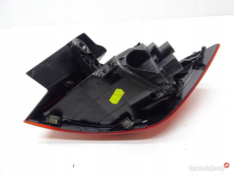 LAMPA LEWA LEWY TYŁ TYLNA W BŁOTNIK SEAT LEON sprzedam