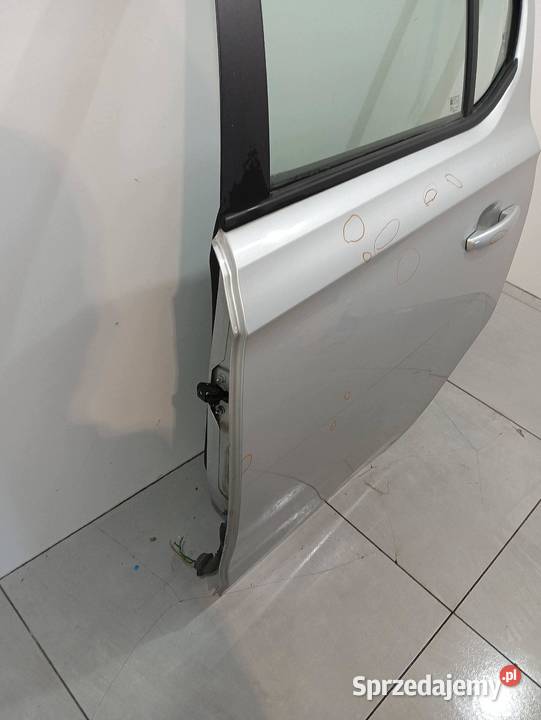 DRZWI LEWE TYŁ Z176 Opel Corsa V 2014 E Rok produkcji 2016