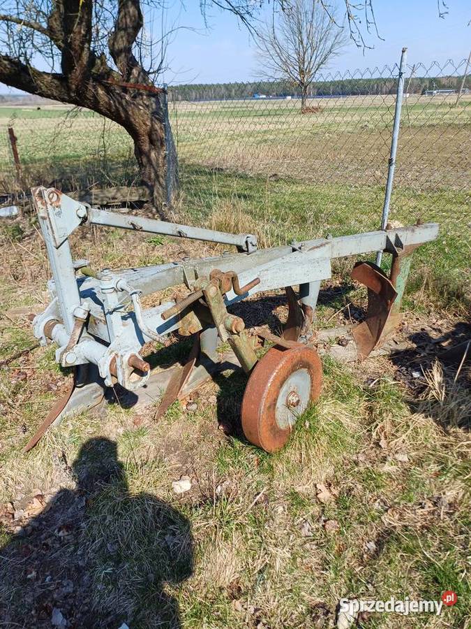 Pługi 4skibowe nieuszkodzony Tomaszów Lubelski sprzedam