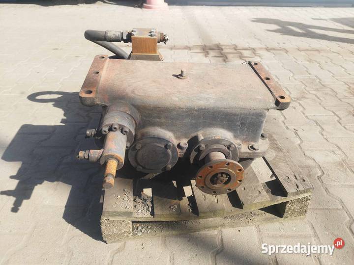 Skrzynia biegów z silnik hydrauliczny Waryński Strzyżew