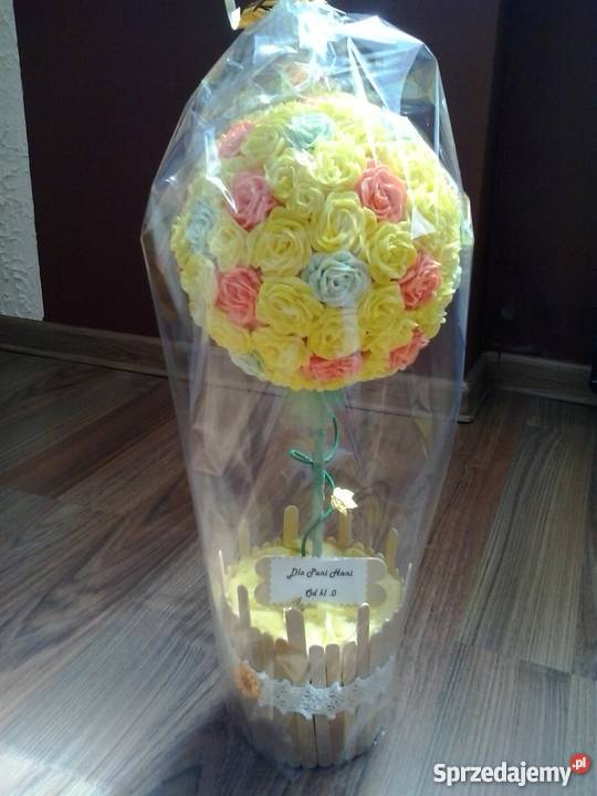 Kule kwiatowe z włoskiej krepy Koronowo