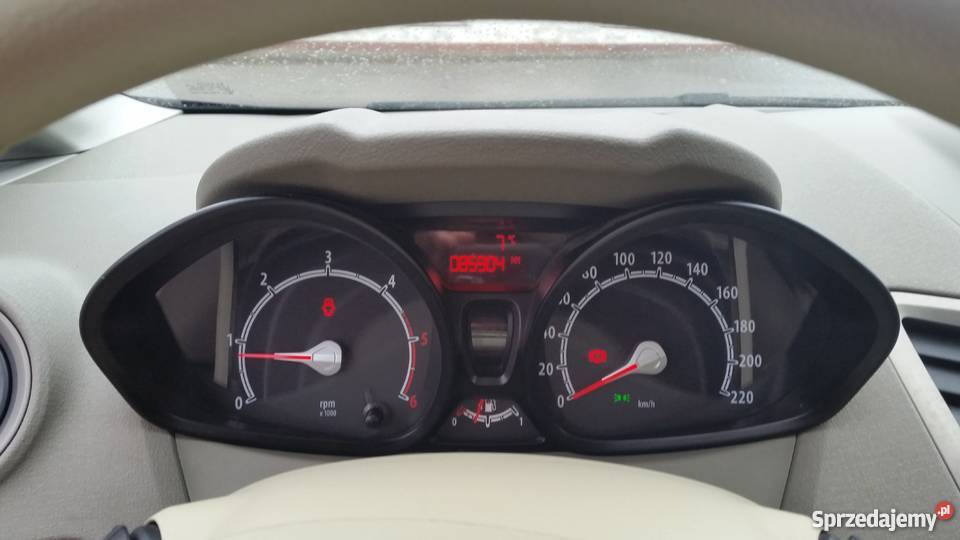 Ford Fiesta mk7 16 Titanic Jasny Środek Lublin