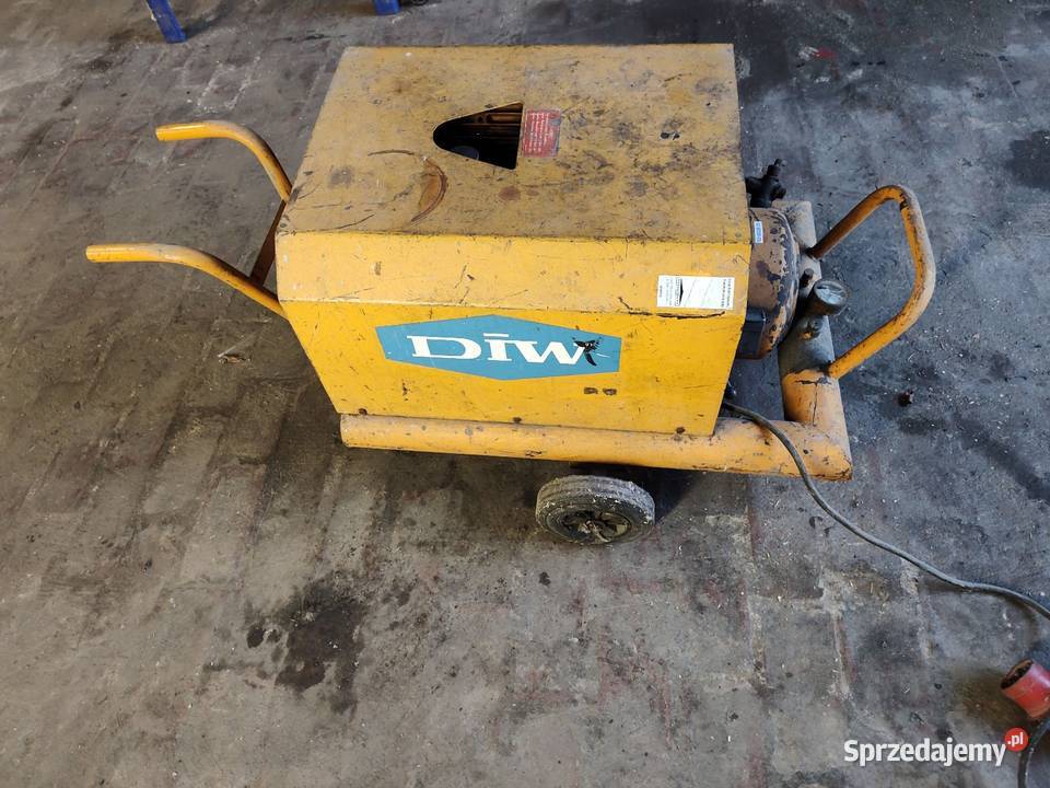 Kompresor o dużej wydajności Krowiarki sprzedam