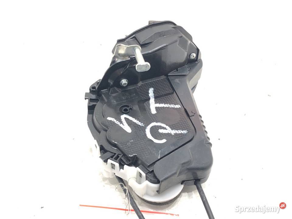 ZAMEK DRZWI PRAWY TYŁ TOYOTA YARIS III Hatchback