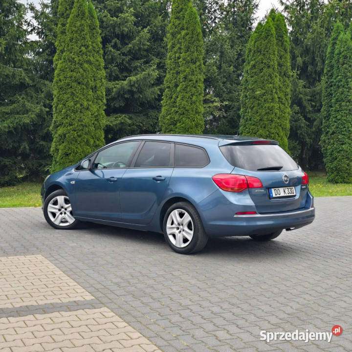 Opel Astra Opel Astra J 14 Benzyna 100 Selection wielofunkcyjna kierownica Astra Samochody osobowe sprzedam