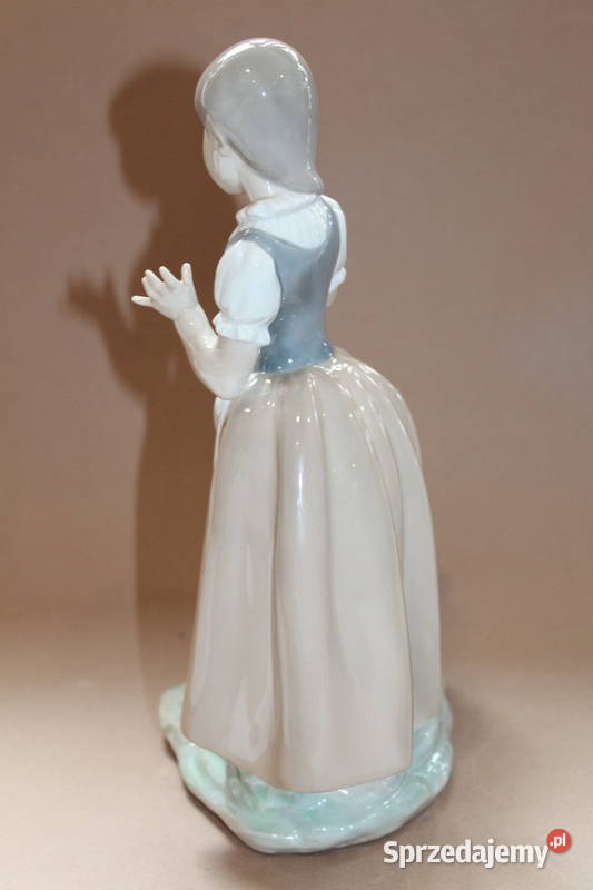 Figurka dziewczynka ze stłuczonym dzbanem Lladro sprzedam