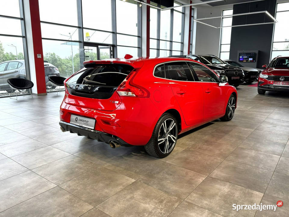 Volvo V40 20 T5 245 automat 2018 r salon Myślenice sprzedam
