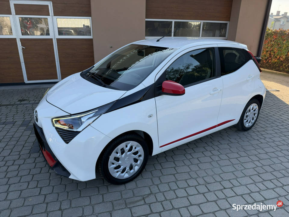 Toyota Aygo 10 72 Klimatyzacja Kamera CarPlay II ABS Orzech sprzedam