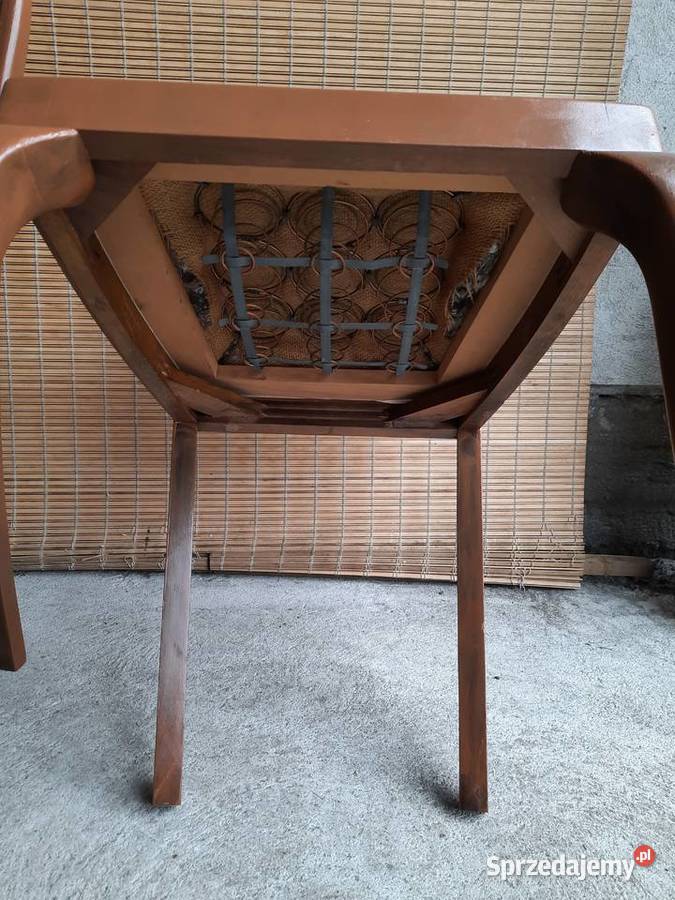 komplet krzeseł 4 sztuki 558 sprzedam
