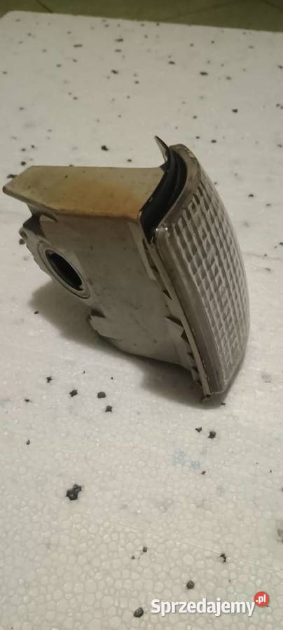 Kierunkowskaz lewy AUDI 100 C2 polift 19791982 Opoczno