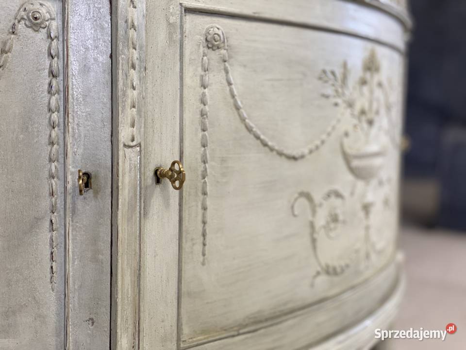 Witryna ludwikowska półokrągłe szyby pastelowa Budno