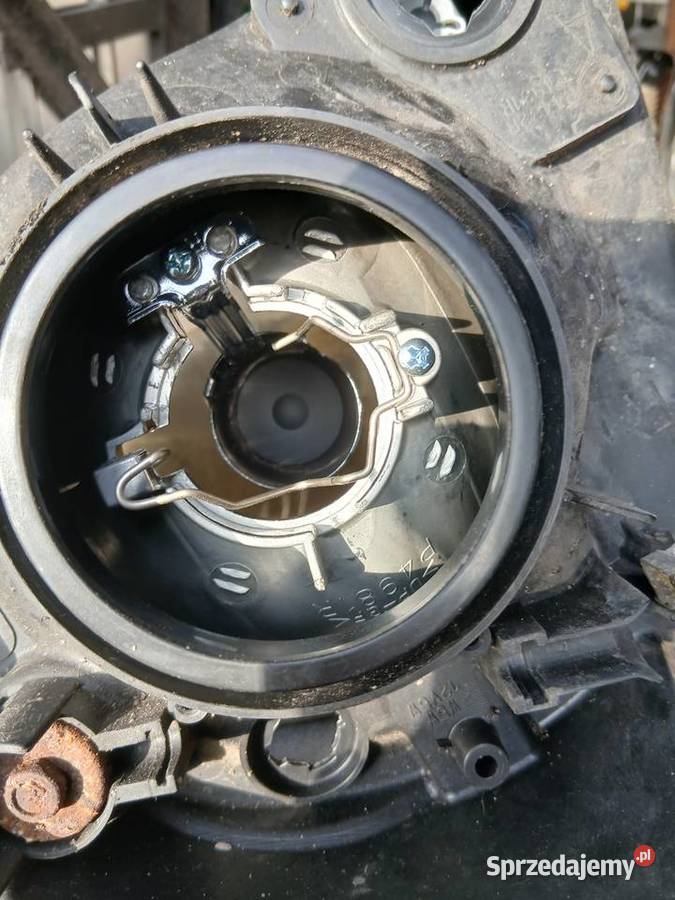 Reflektor lampa prawy przód suzuki Swift prawe