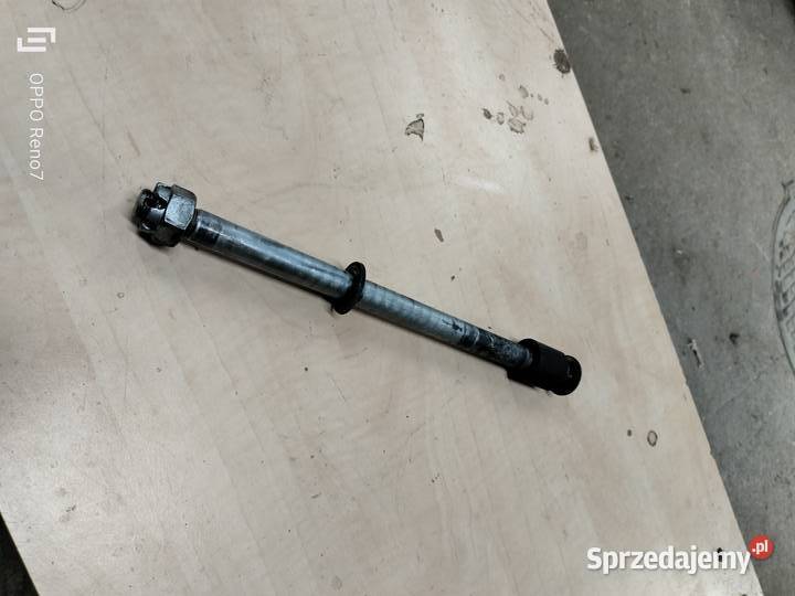 Kawasaki VN 750 oś tylnego koła Łubno