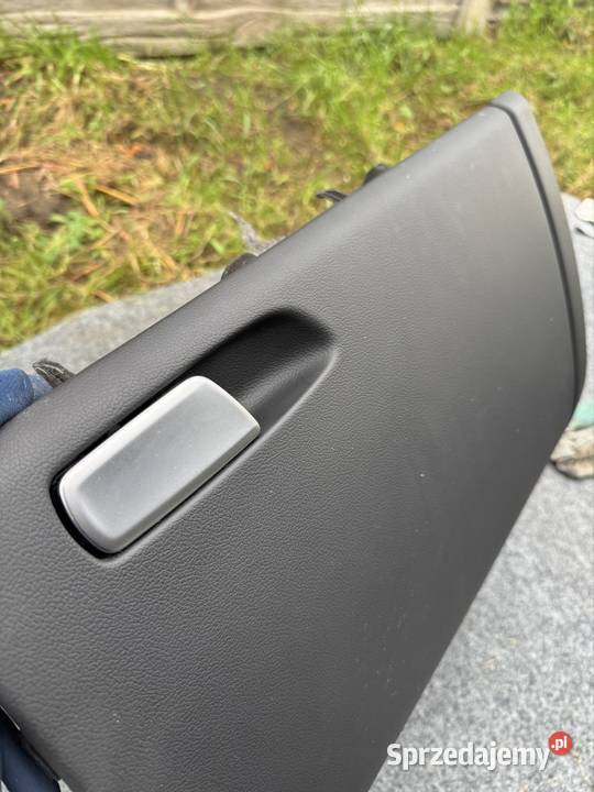 Schowek z Audi a5 8t 2015 Rok produkcji 2015 Torzym