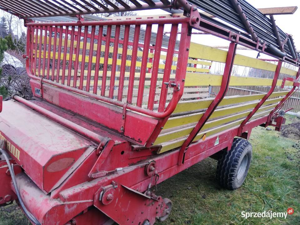 Przyczepa samozbierająca marki Strautmann