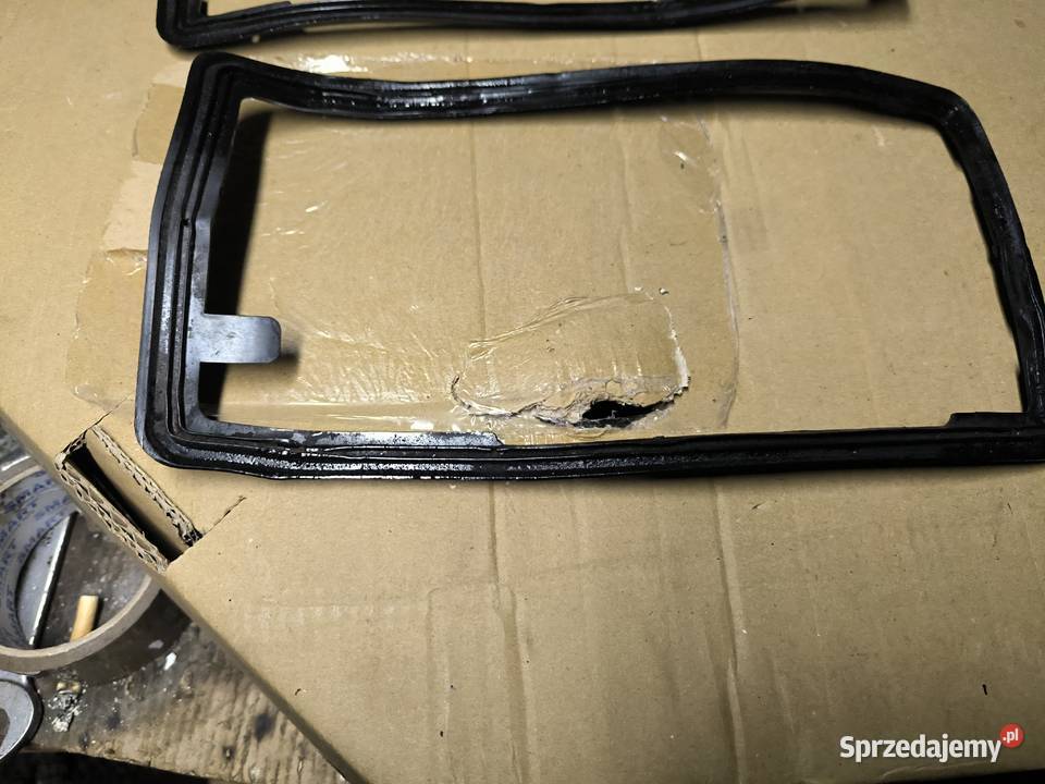 Fiat 125p lampy tylne ramka podstawa guma Stalowa Wola