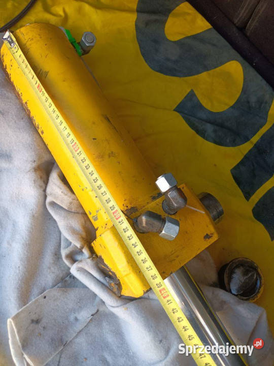 Komatsu Wb 93 wb 97 siłownik skrętu ramienia sprzedam