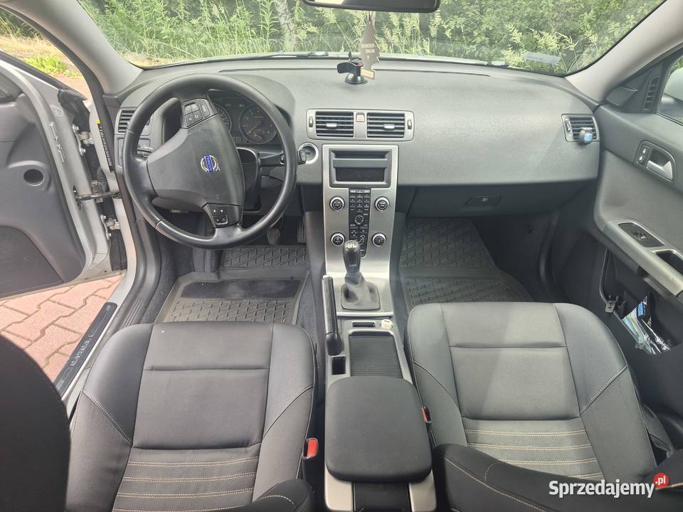 Volvo V50 20 Benzyna 145 pełnym remoncie silnika