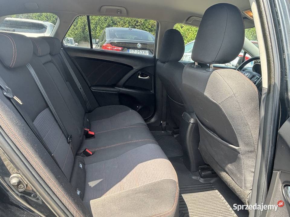 Toyota Avensis 2016r Gwarancja Polski Salon kupiony w Polsce Paniówki