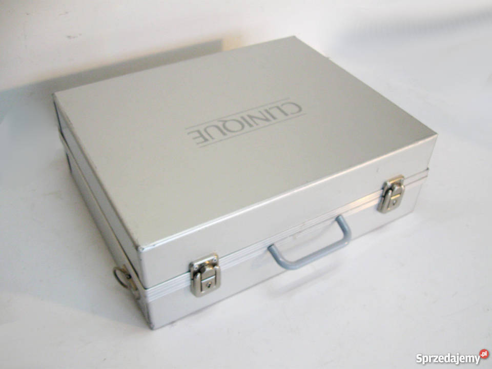 CLINIQUE Walizka Szczecinek