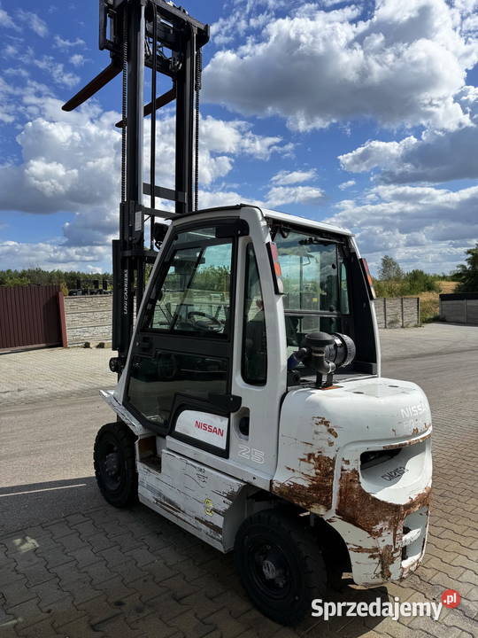 wózek widłowy NISSAN FD25 diesel kabina przesuw łódzkie